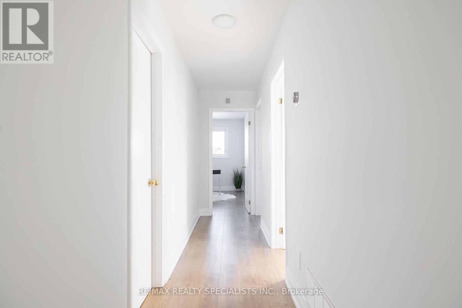 Upper - 4279 Woodington Drive, Mississauga, Ontario  L4Z 1M1 - Photo 12 - W13806694