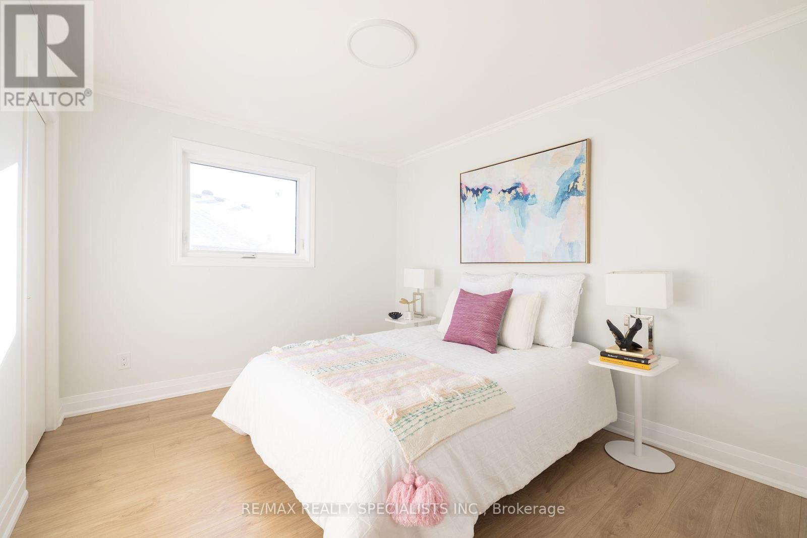 Upper - 4279 Woodington Drive, Mississauga, Ontario  L4Z 1M1 - Photo 17 - W13806694