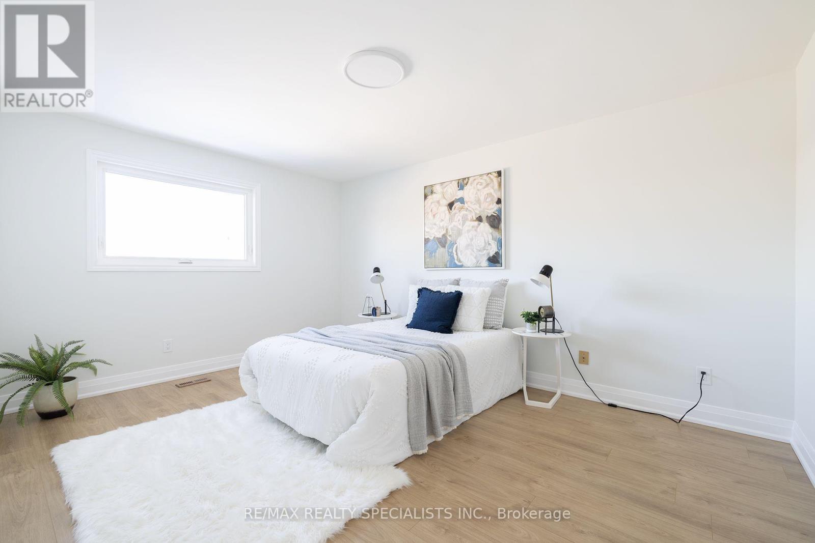 Upper - 4279 Woodington Drive, Mississauga, Ontario  L4Z 1M1 - Photo 18 - W13806694