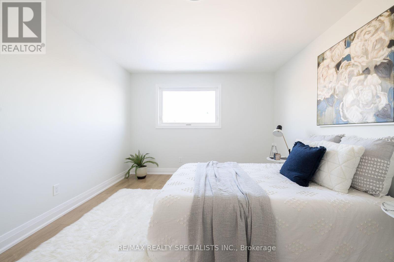 Upper - 4279 Woodington Drive, Mississauga, Ontario  L4Z 1M1 - Photo 19 - W13806694