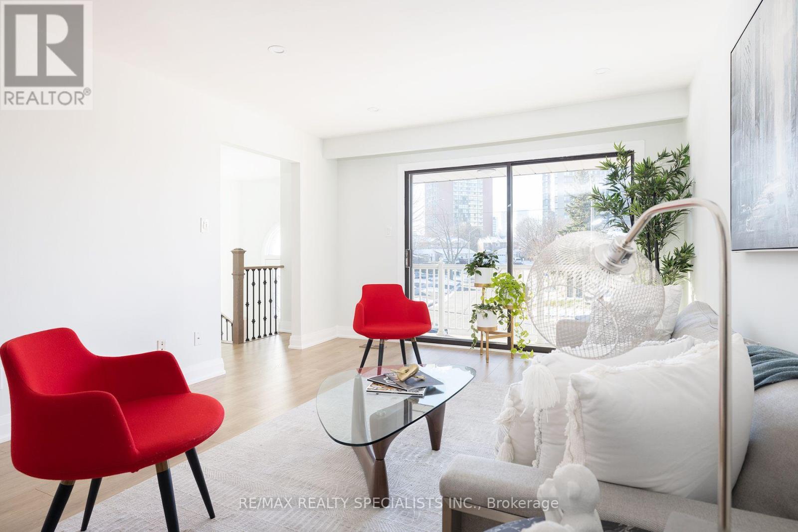 Upper - 4279 Woodington Drive, Mississauga, Ontario  L4Z 1M1 - Photo 6 - W13806694