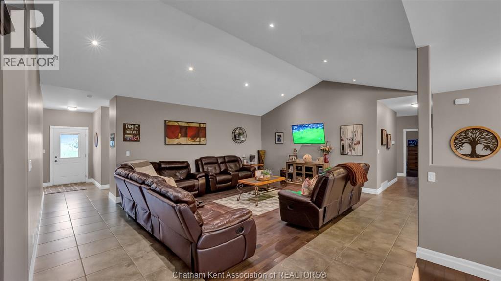 10637 Boundary Line, Kent Bridge, Ontario  N0P 1V0 - Photo 11 - 26022912