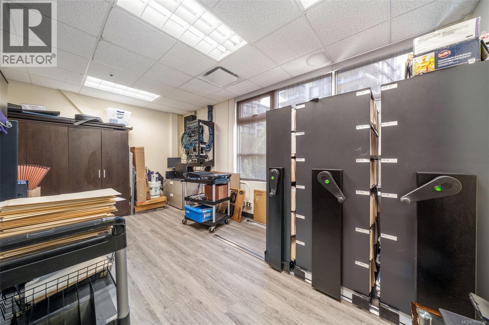 300-305 388 Harbour Rd, Victoria, British Columbia  V9A 3S1 - Photo 8 - 1050044