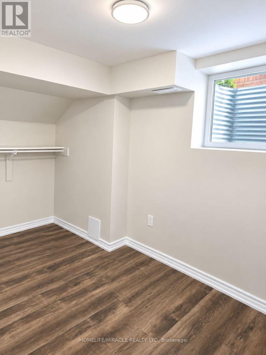 11 Bannister Crescent, Brampton, Ontario  L7A 4H2 - Photo 11 - W13805646