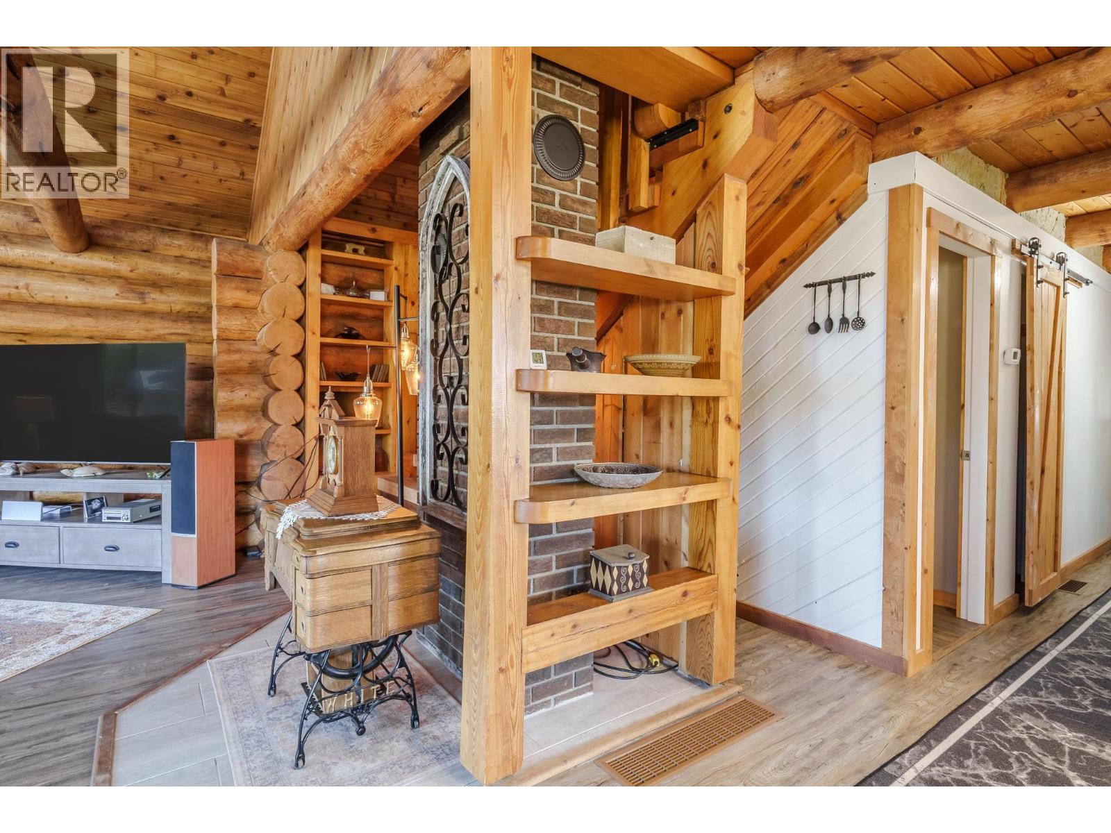 5975 Little Fort 24 Highway, Lone Butte, British Columbia  V0K 1X0 - Photo 14 - R3167493