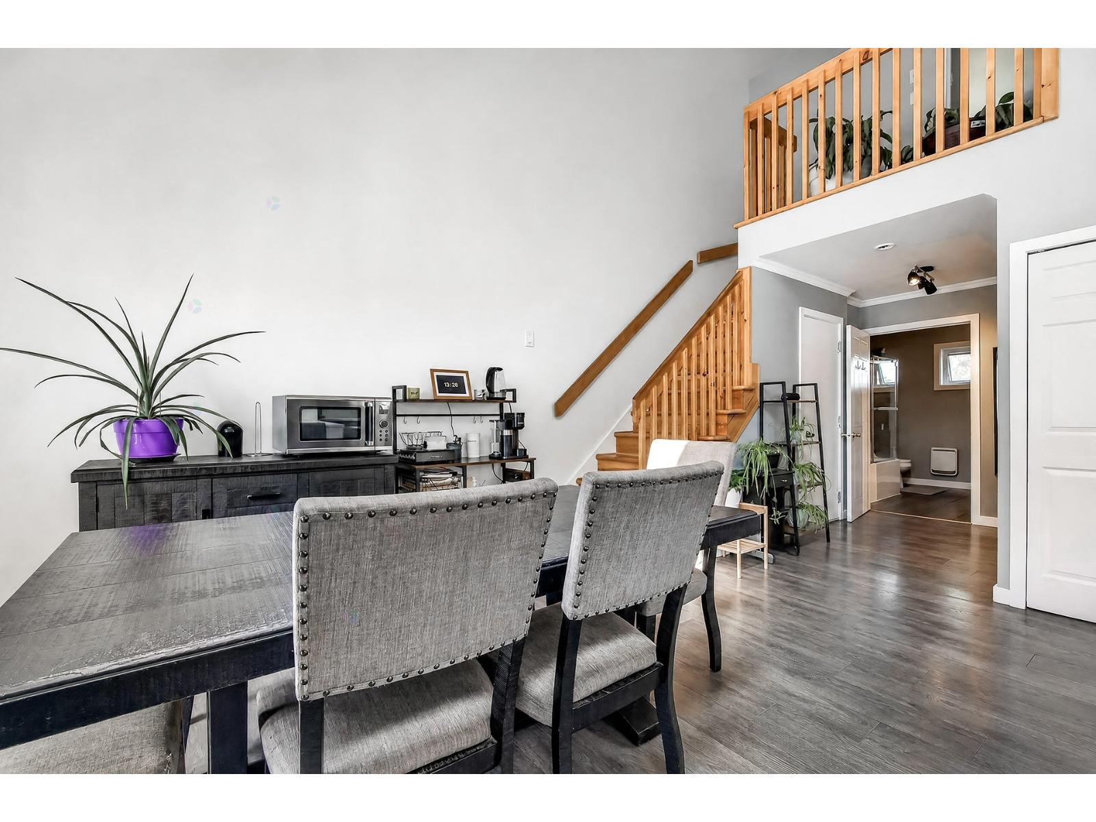 1781 Boul. Chomedey Laval (Chomedey) Quebec Canada H7T2V9 4
