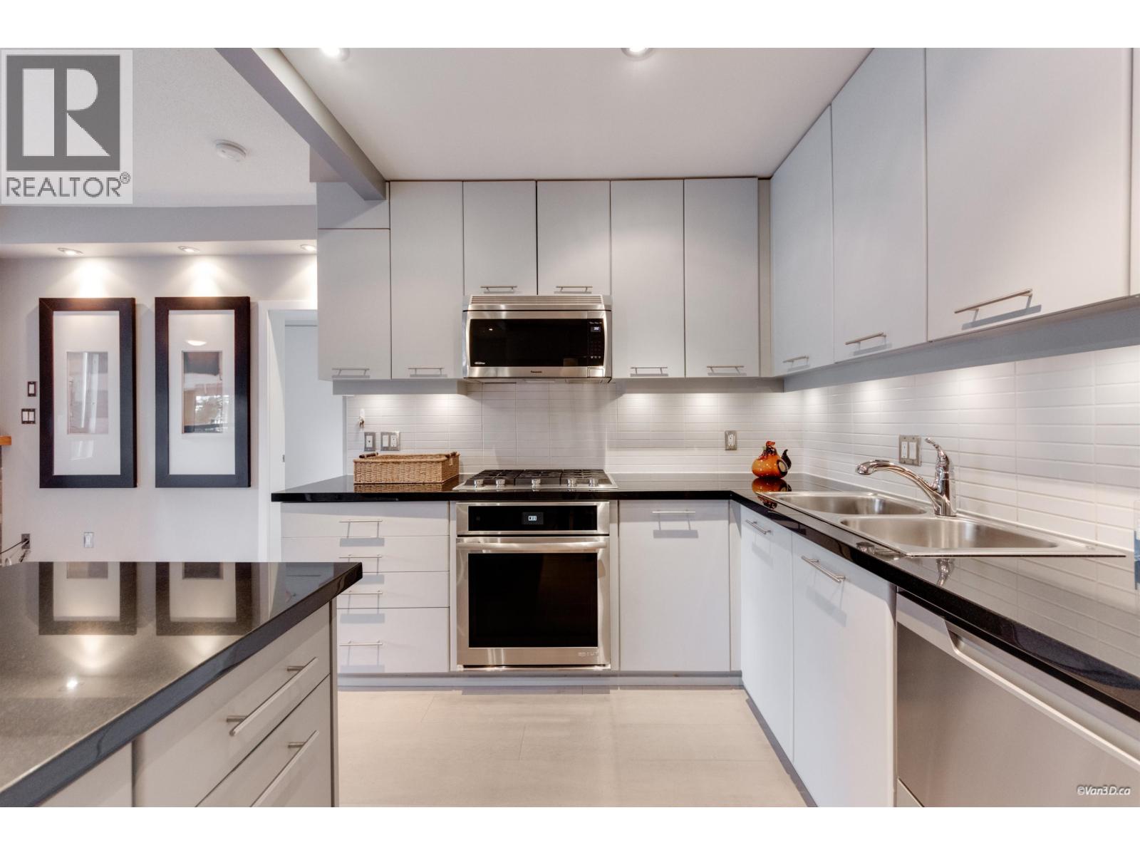 210 530 Raven Woods Drive, North Vancouver, British Columbia  V7G 2T5 - Photo 5 - R3167446