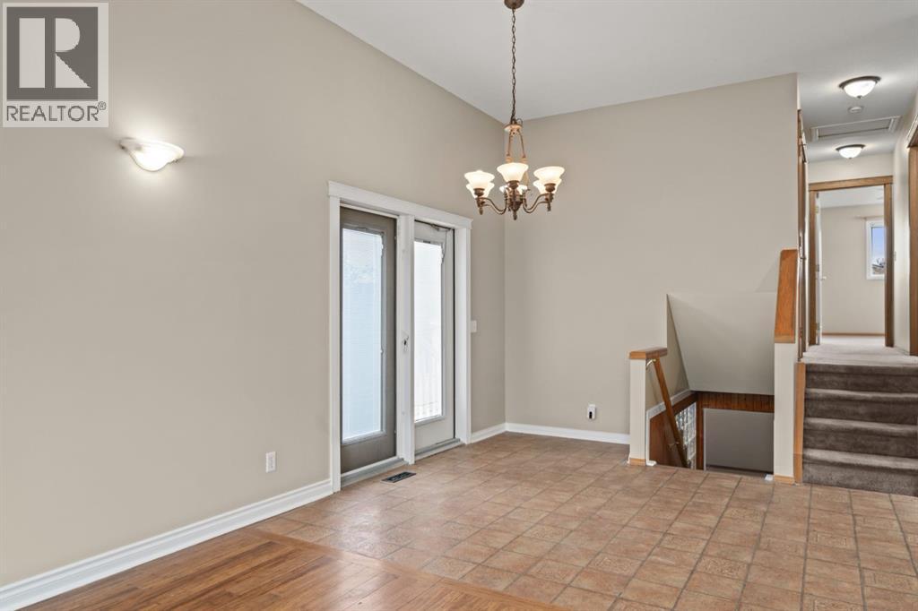 111 Martinvalley Place NE, Calgary, Alberta  T3J 4A2 - Photo 8 - A2343068