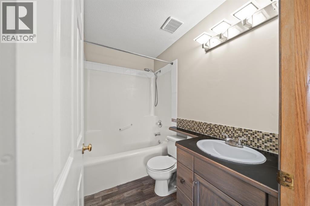 111 Martinvalley Place NE, Calgary, Alberta  T3J 4A2 - Photo 9 - A2343068