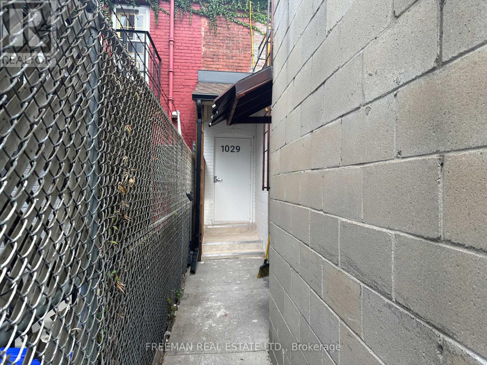 2nd Floor - 1029 Gerrard Street, Toronto, Ontario  M4M 1Z6 - Photo 15 - E13781516