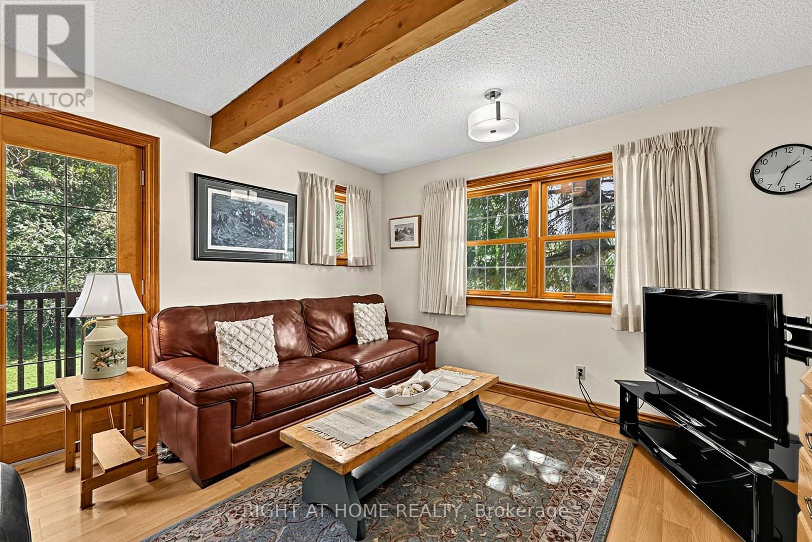 323 First Line S, Oro-Medonte, Ontario  L0L 2L0 - Photo 15 - S13806150