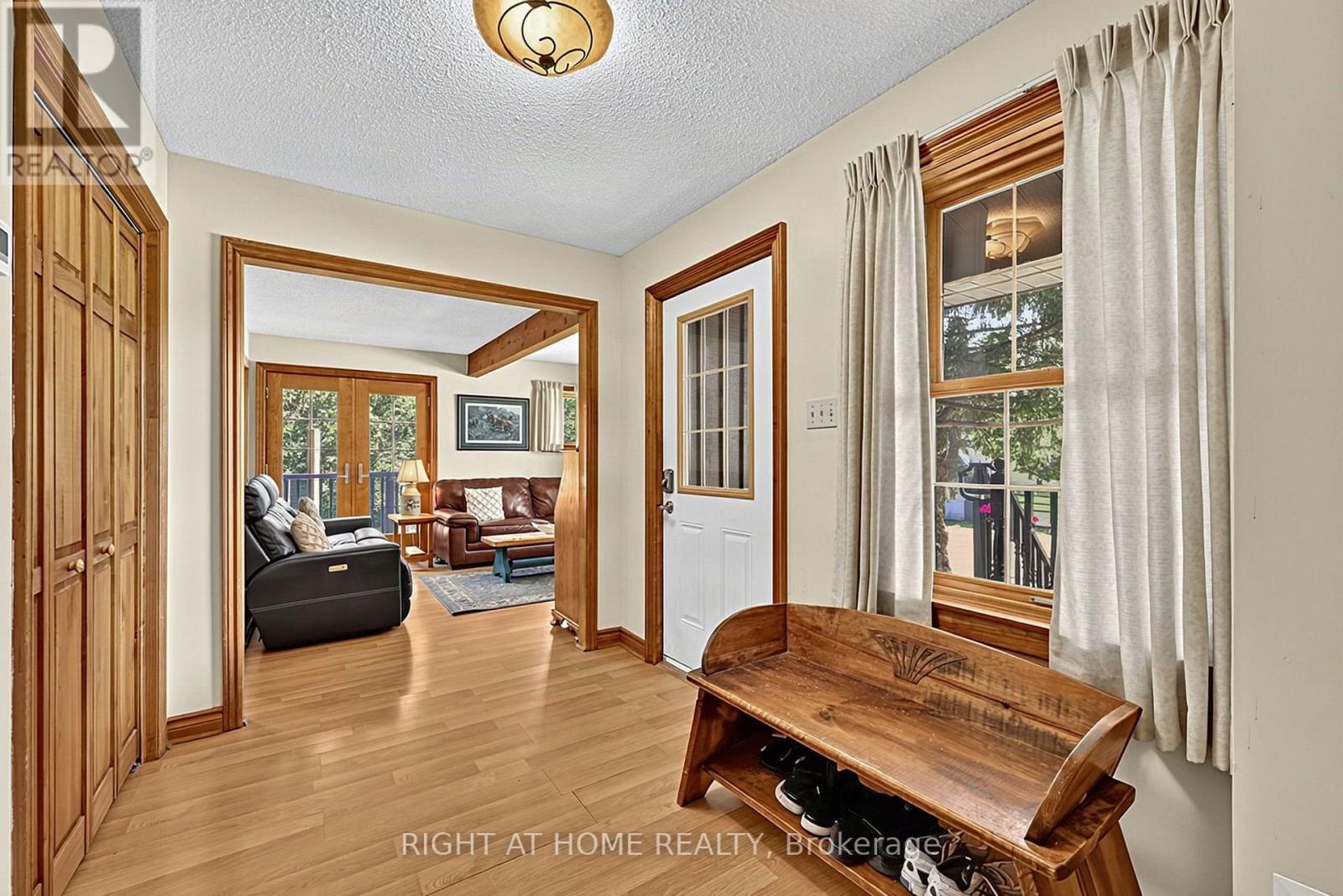 323 First Line S, Oro-Medonte, Ontario  L0L 2L0 - Photo 14 - S13806150