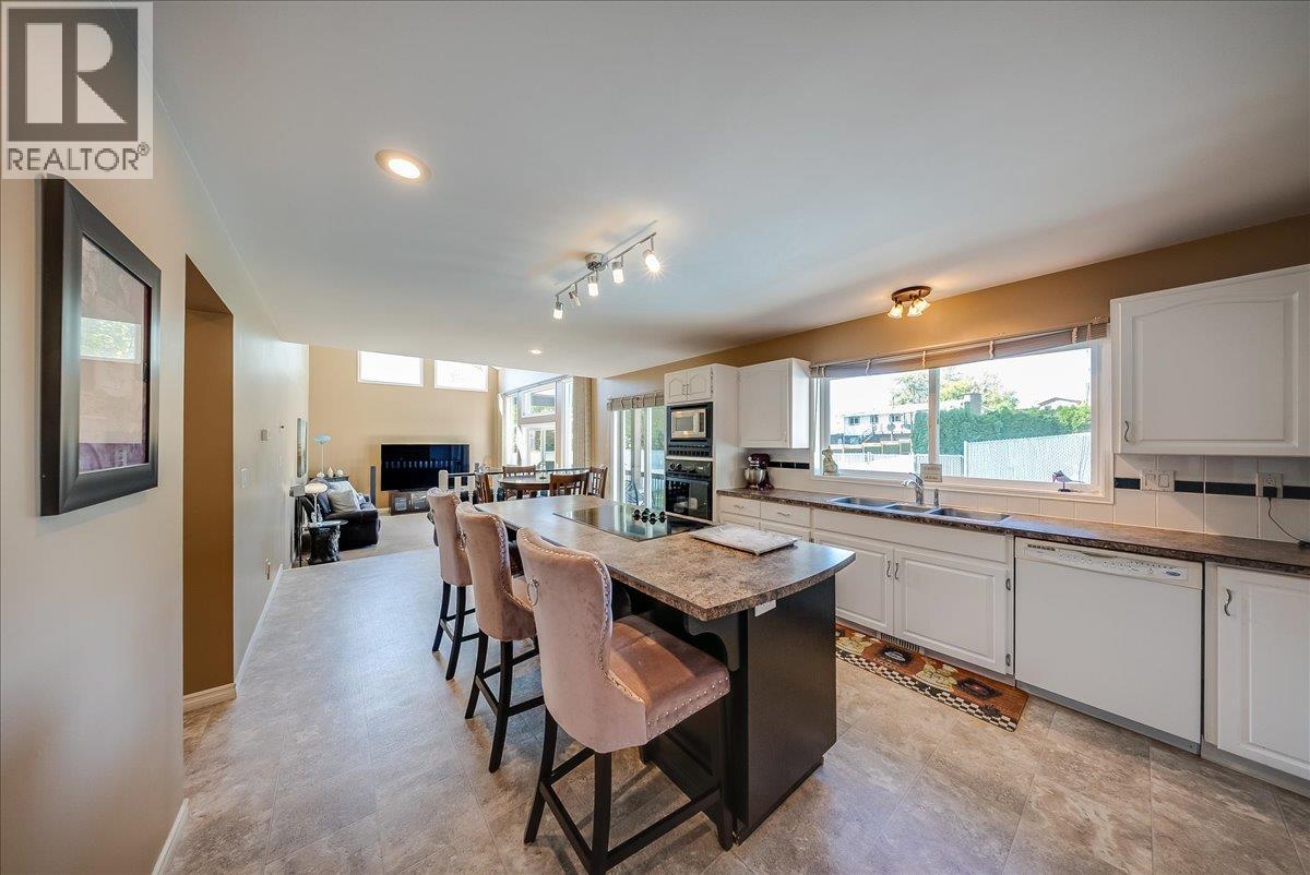 3961 Carnation Drive, Trail, British Columbia V1R 2X1 - Photo 11 - 10400793