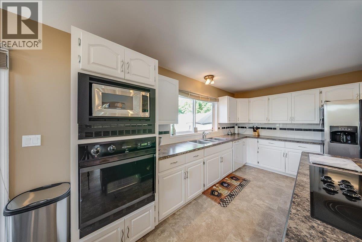 3961 Carnation Drive, Trail, British Columbia V1R 2X1 - Photo 15 - 10400793