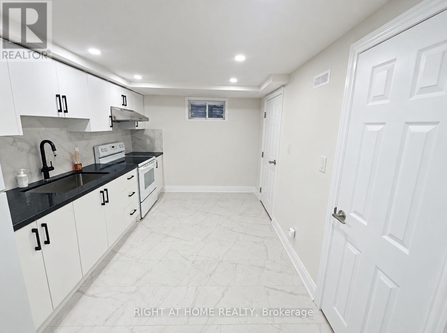 LOWER - 59 MARBLEMOUNT CRESCENT, Toronto, Ontario