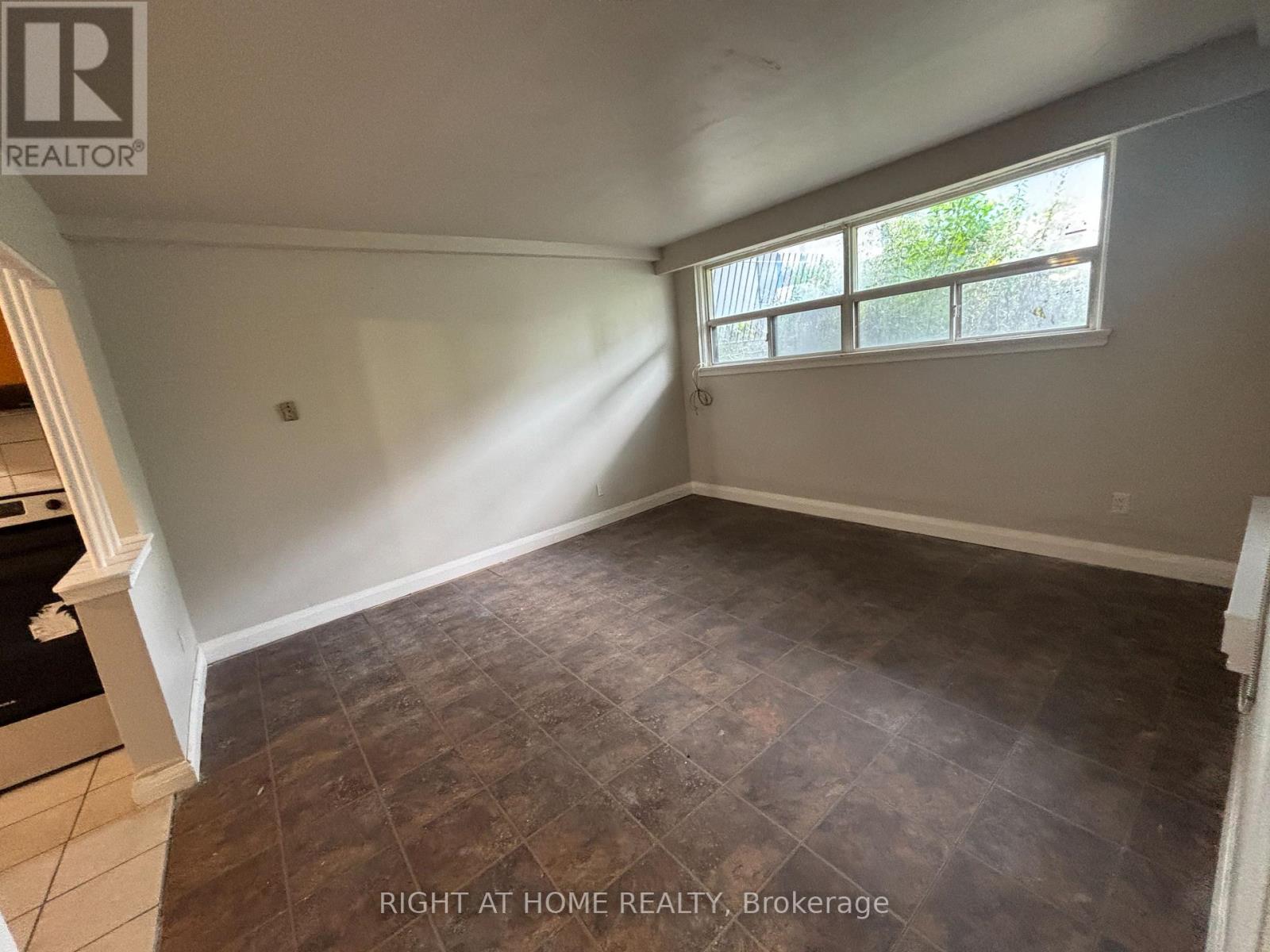 Lower - 513 Oakwood Avenue, Toronto, Ontario  M6E 2W9 - Photo 2 - C13806778