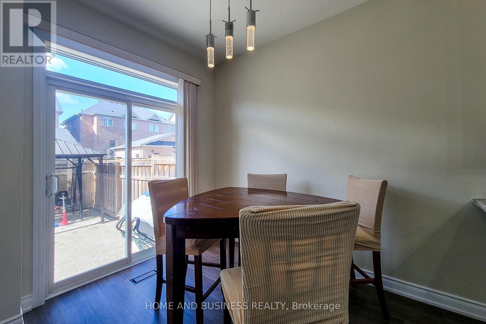 5532 Meadowcrest Avenue, Mississauga, Ontario  L5M 0V1 - Photo 12 - W13806770