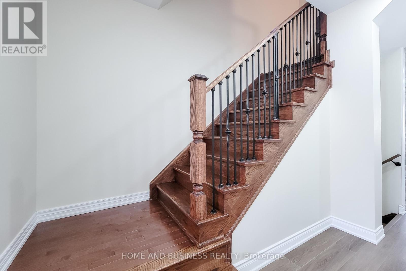 5532 Meadowcrest Avenue, Mississauga, Ontario  L5M 0V1 - Photo 16 - W13806770