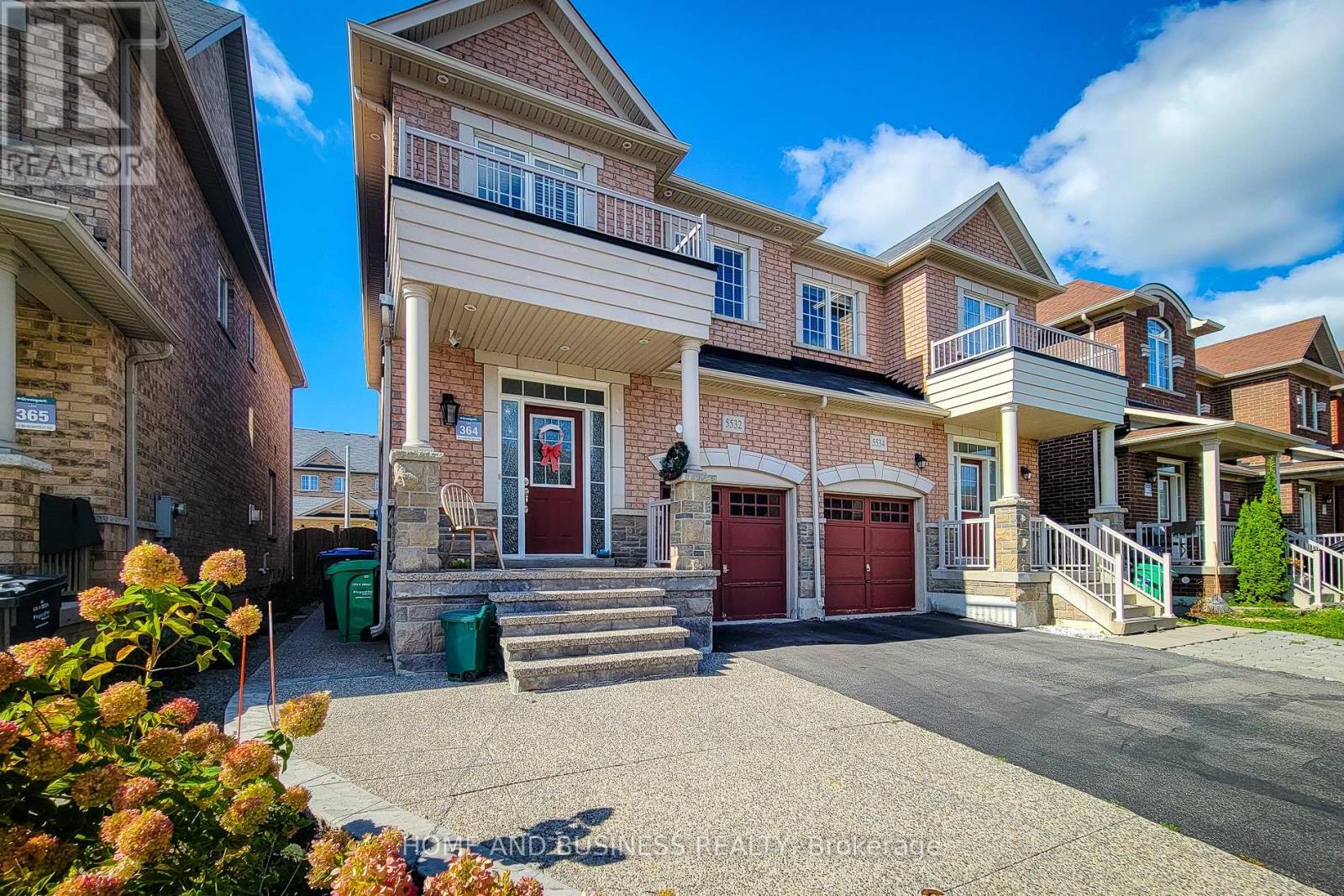 5532 Meadowcrest Avenue, Mississauga, Ontario  L5M 0V1 - Photo 2 - W13806770