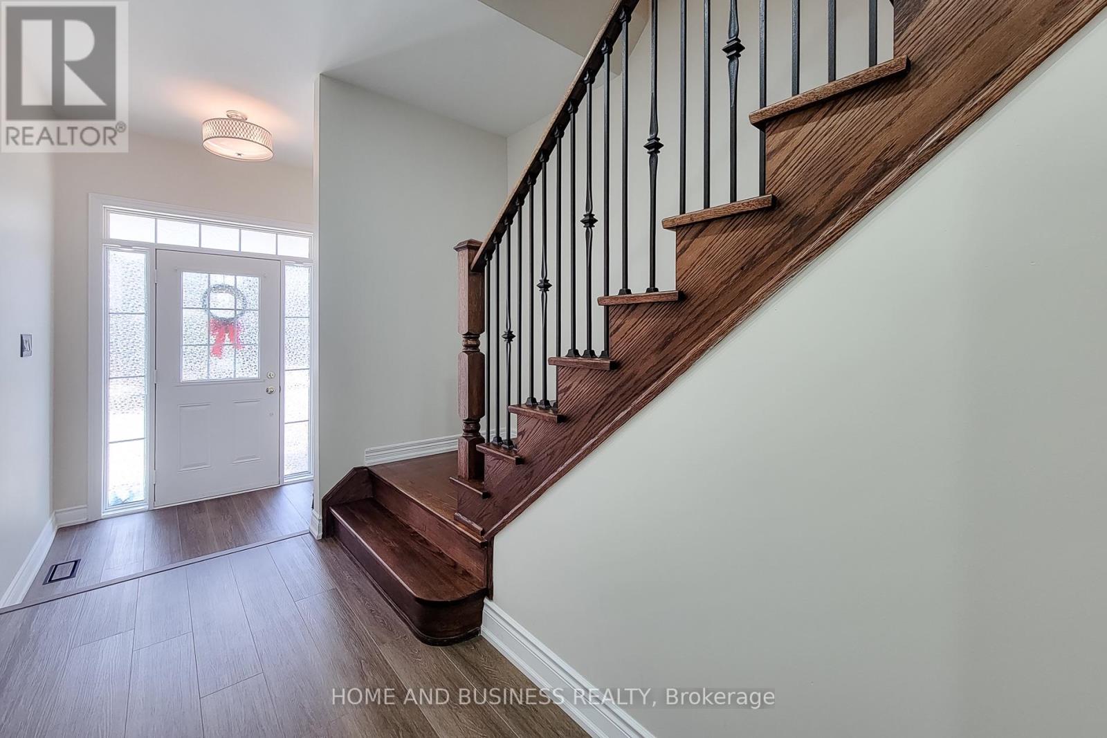 5532 Meadowcrest Avenue, Mississauga, Ontario  L5M 0V1 - Photo 4 - W13806770