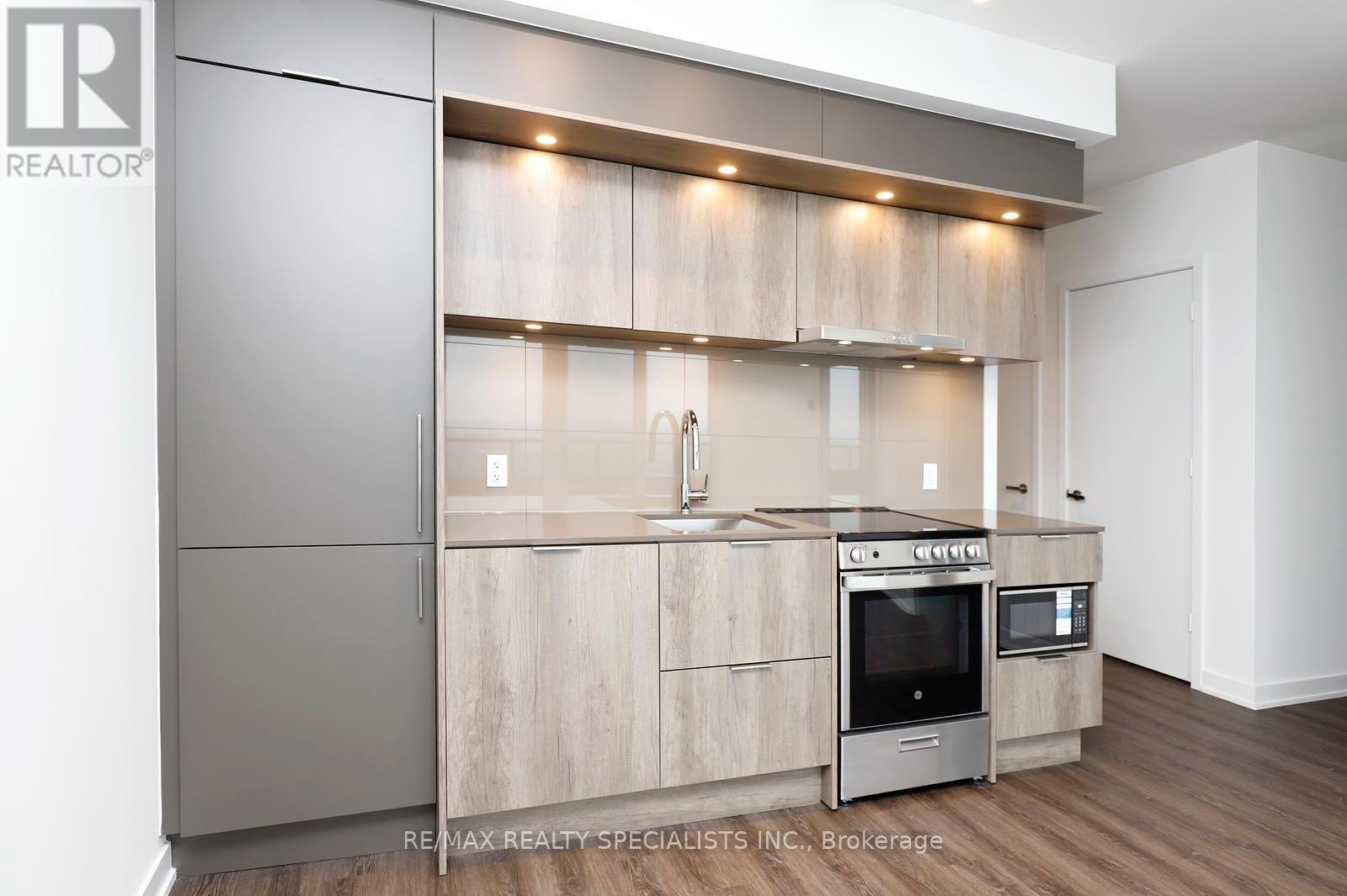 2904 - 448 Burnhamthorpe Road W, Mississauga, Ontario  L5B 0R4 - Photo 14 - W13806800