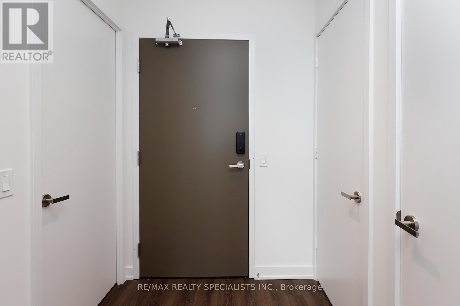 2904 - 448 Burnhamthorpe Road W, Mississauga, Ontario  L5B 0R4 - Photo 4 - W13806800