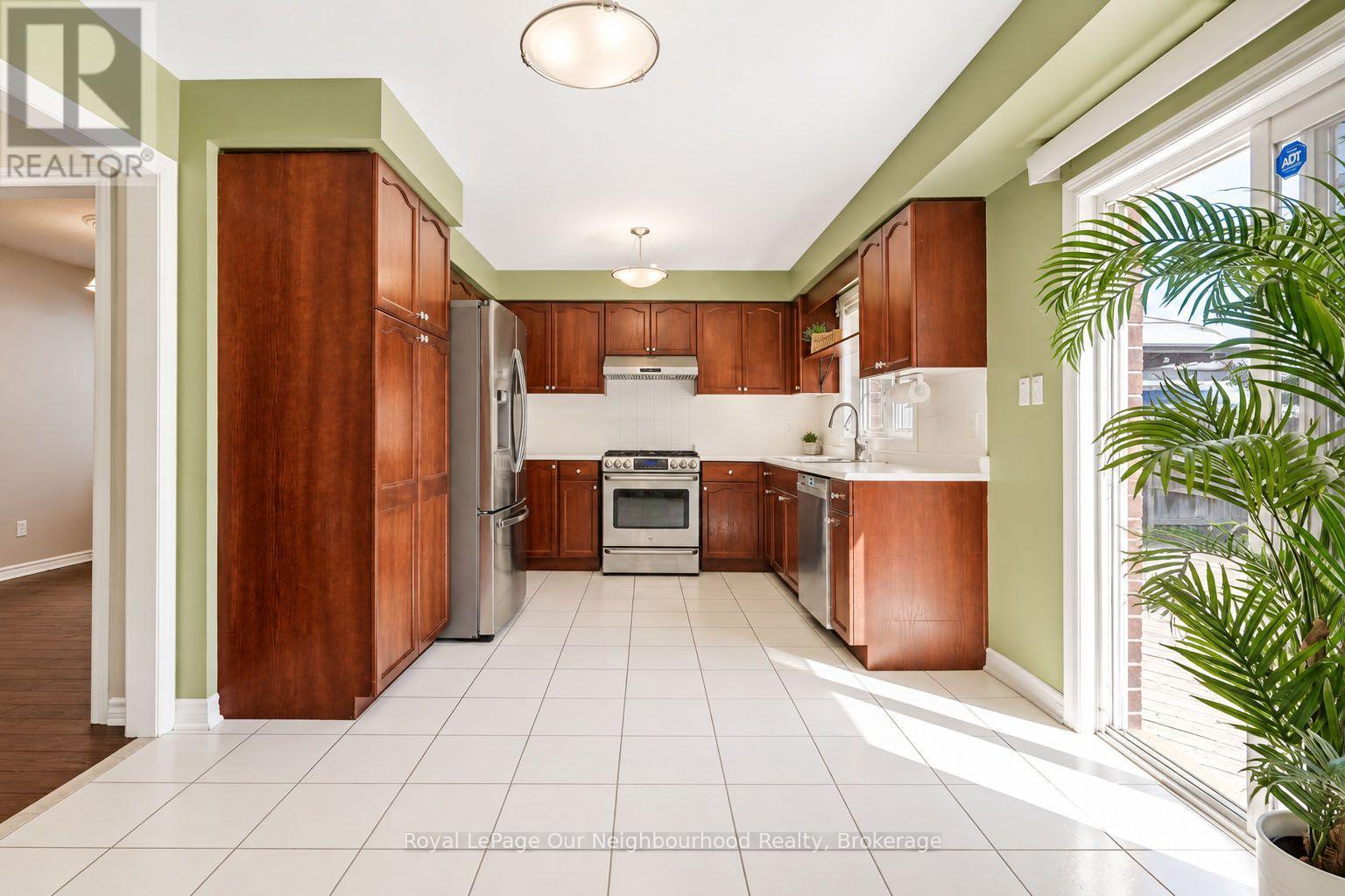 83 Cloughley Drive N, Barrie, Ontario  L4N 9T8 - Photo 13 - S13805216