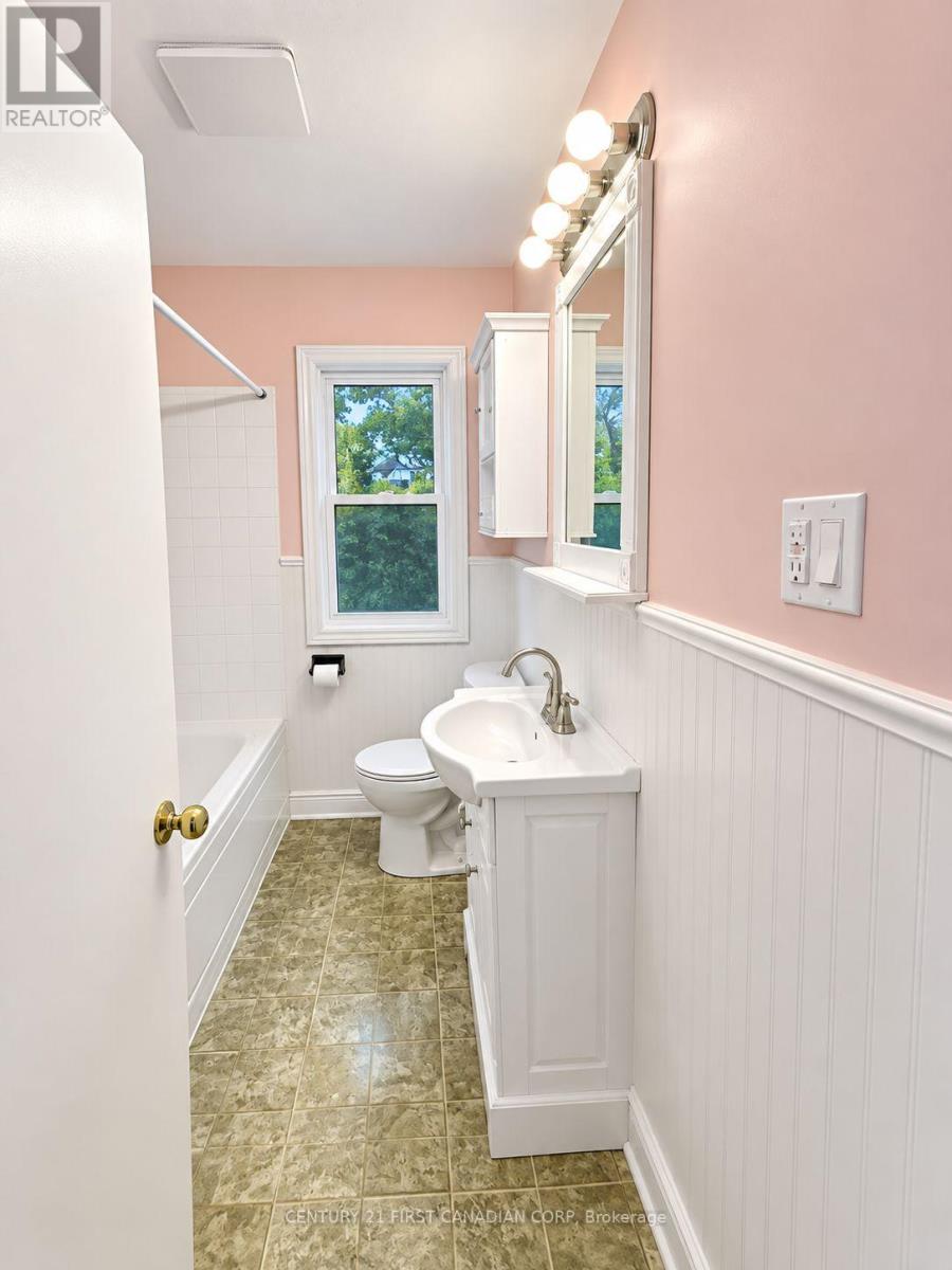 Upper Level - 638 Tennent Avenue, London North (North G), Ontario  N5X 1L6 - Photo 6 - X13806838
