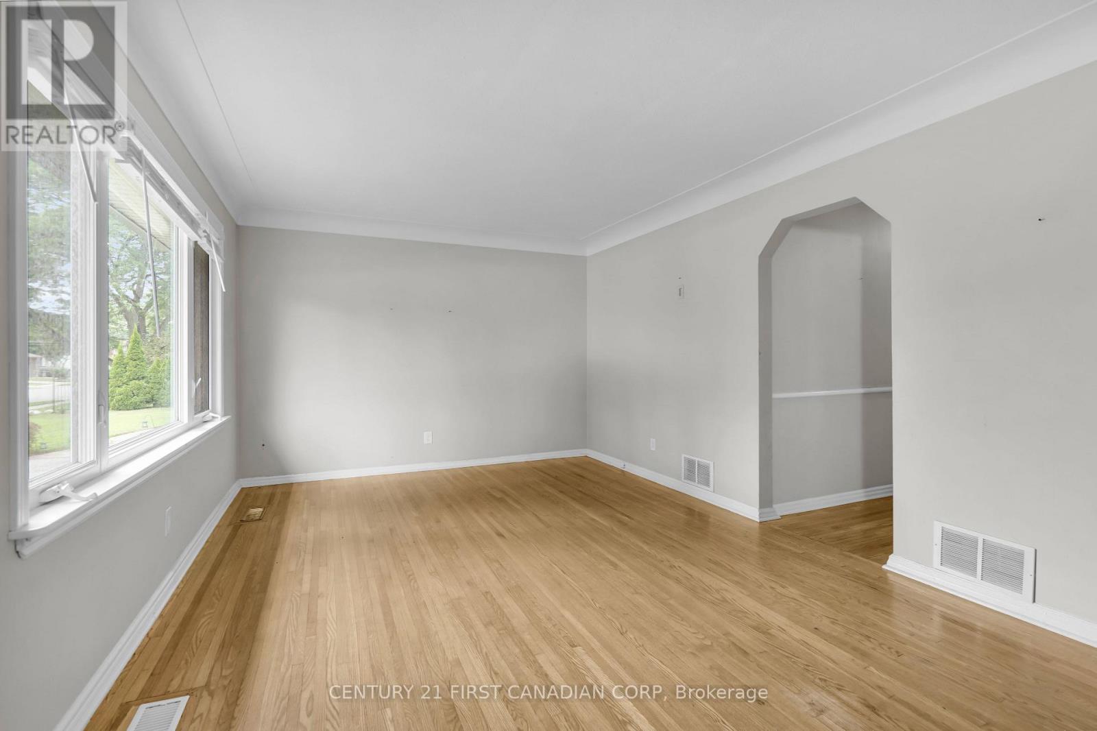 Upper Level - 638 Tennent Avenue, London North (North G), Ontario  N5X 1L6 - Photo 9 - X13806838