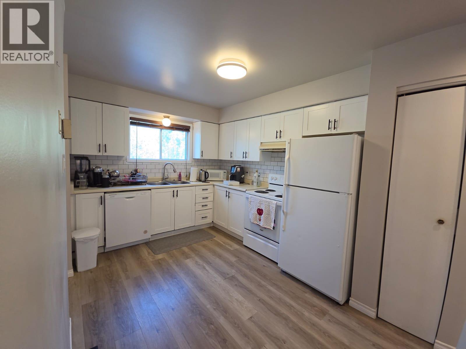 240 Spieker Avenue, Tumbler Ridge, British Columbia  V0C 2W0 - Photo 10 - 10400886