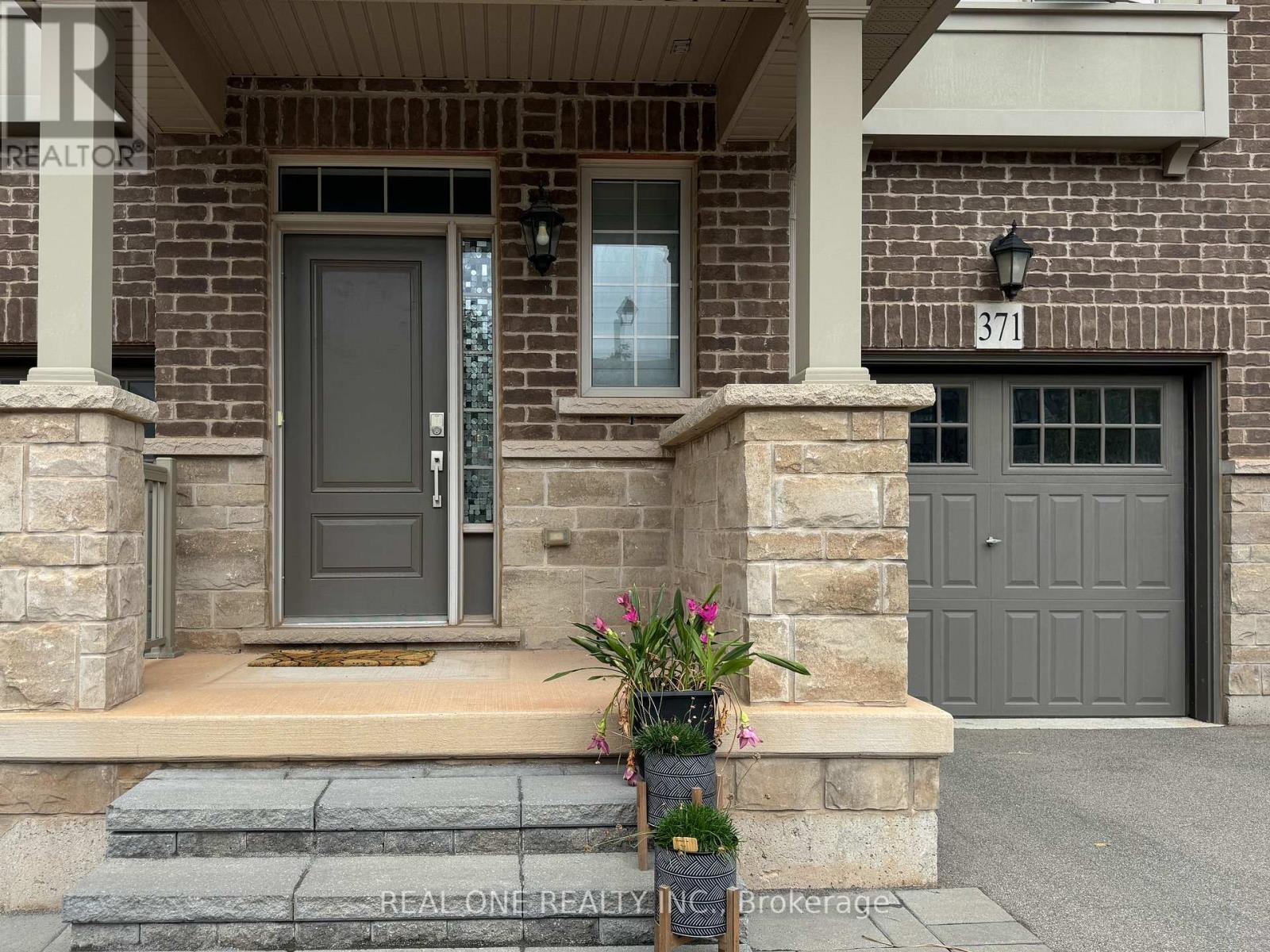 371 Wheat Boom Drive, Oakville, Ontario  L6H 0R3 - Photo 3 - W13806866
