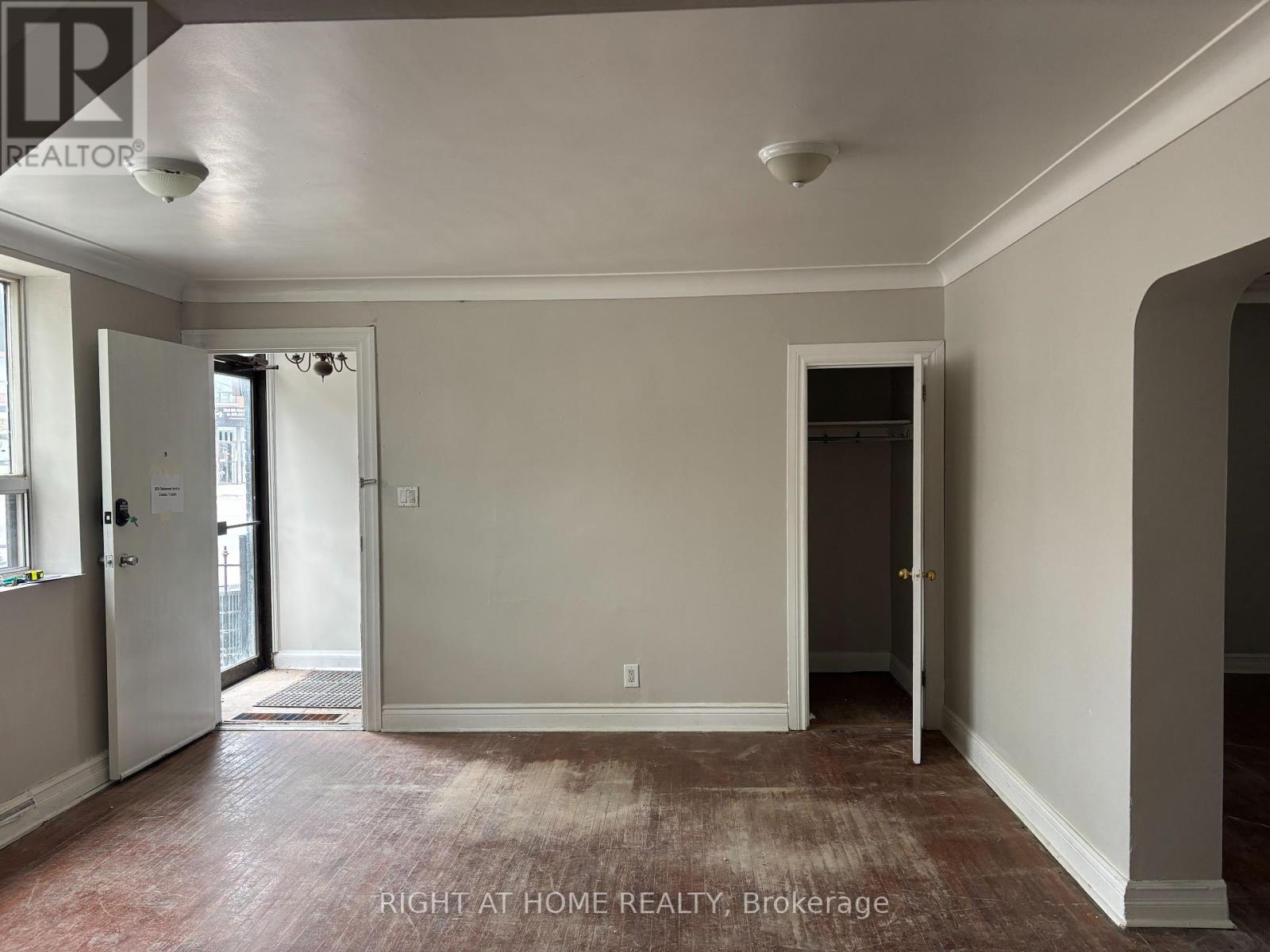 Main Unit 4 - 503 Oakwood Avenue, Toronto, Ontario  M6E 2W9 - Photo 3 - C13805868
