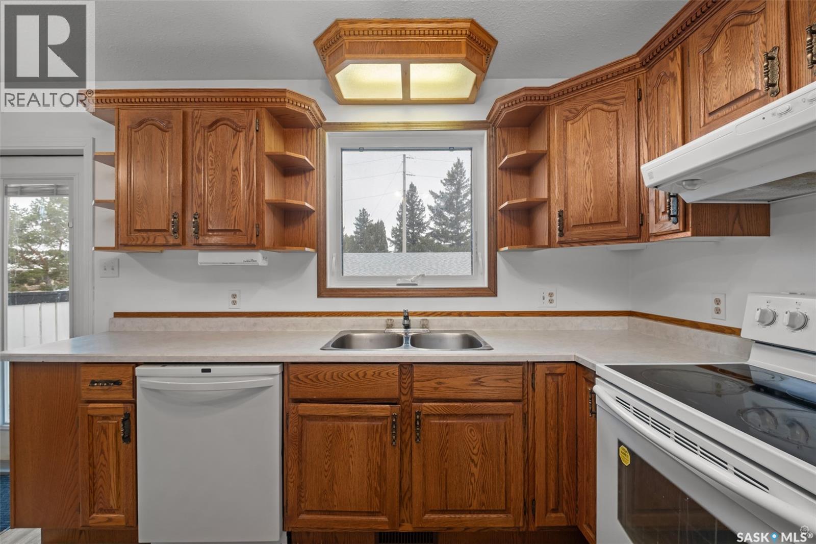 3367 15th Avenue E, Prince Albert, Saskatchewan  S6V 7V3 - Photo 8 - SK035572
