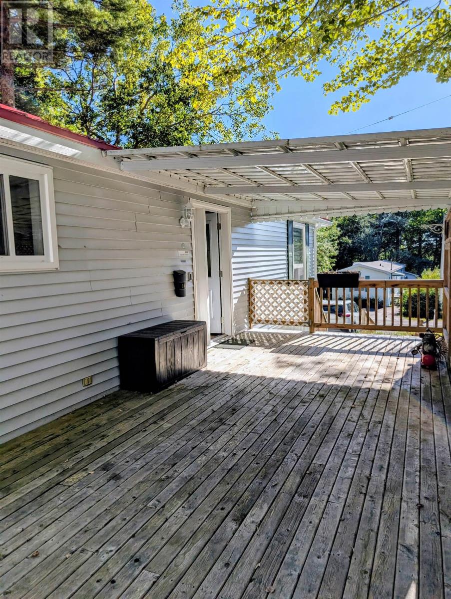 24 Autumn Street, Bridgewater, Nova Scotia  B4V 3Z9 - Photo 5 - 202623866