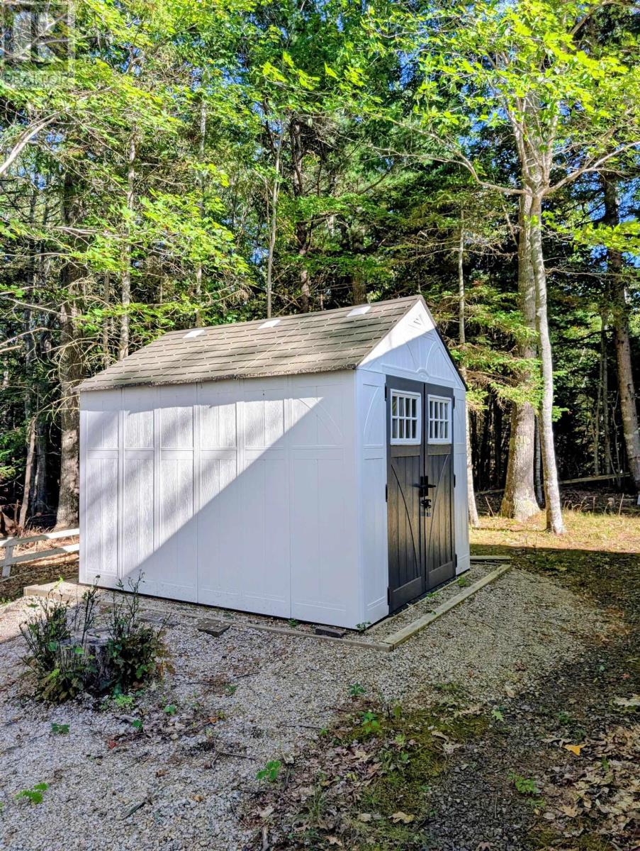 24 Autumn Street, Bridgewater, Nova Scotia  B4V 3Z9 - Photo 8 - 202623866