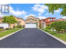 7 COLCHESTER AVENUE, Brampton, Ontario