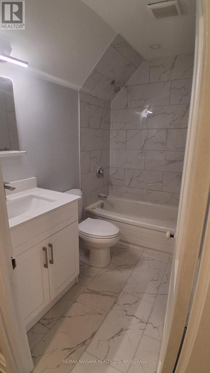 2nd Floor - 6083 Barker Street, Niagara Falls, Ontario  L2G 1Y5 - Photo 11 - X13806904