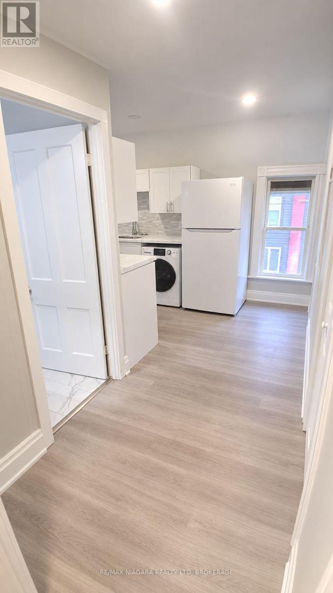 2nd Floor - 6083 Barker Street, Niagara Falls, Ontario  L2G 1Y5 - Photo 4 - X13806904