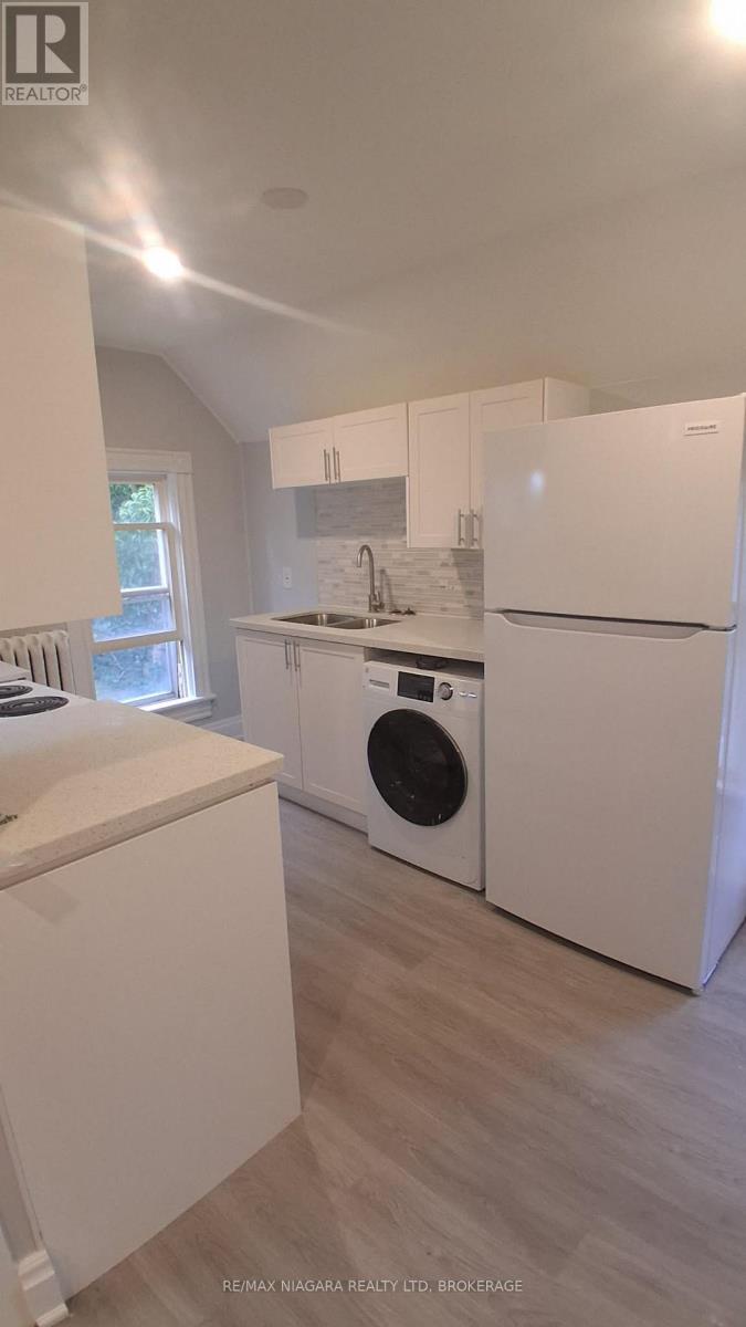 2nd Floor - 6083 Barker Street, Niagara Falls, Ontario  L2G 1Y5 - Photo 5 - X13806904