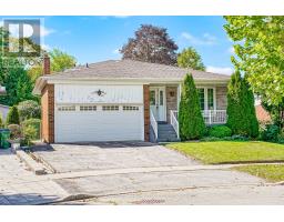 111 BRIARSCROSS BOULEVARD, Toronto, Ontario