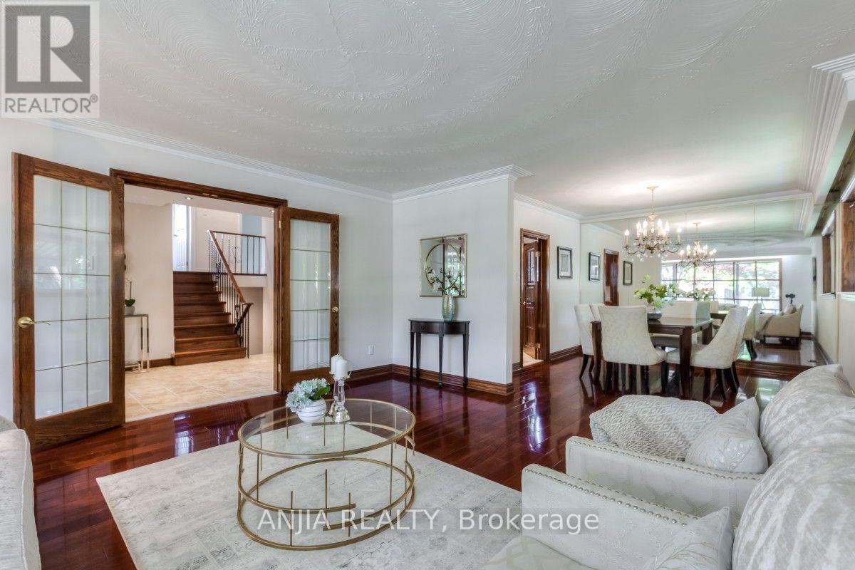 17 Ealing Drive, Toronto, Ontario  M2L 2R4 - Photo 10 - C13806918