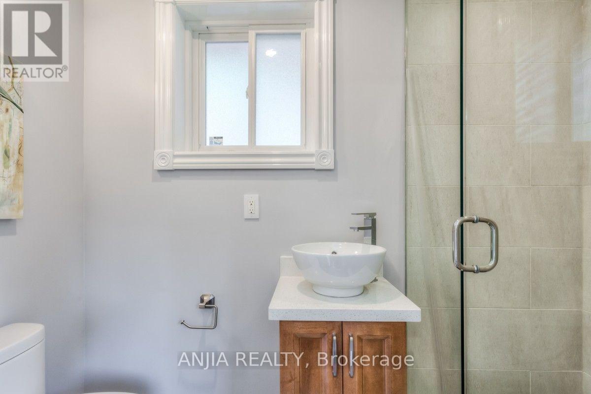 17 Ealing Drive, Toronto, Ontario  M2L 2R4 - Photo 20 - C13806918