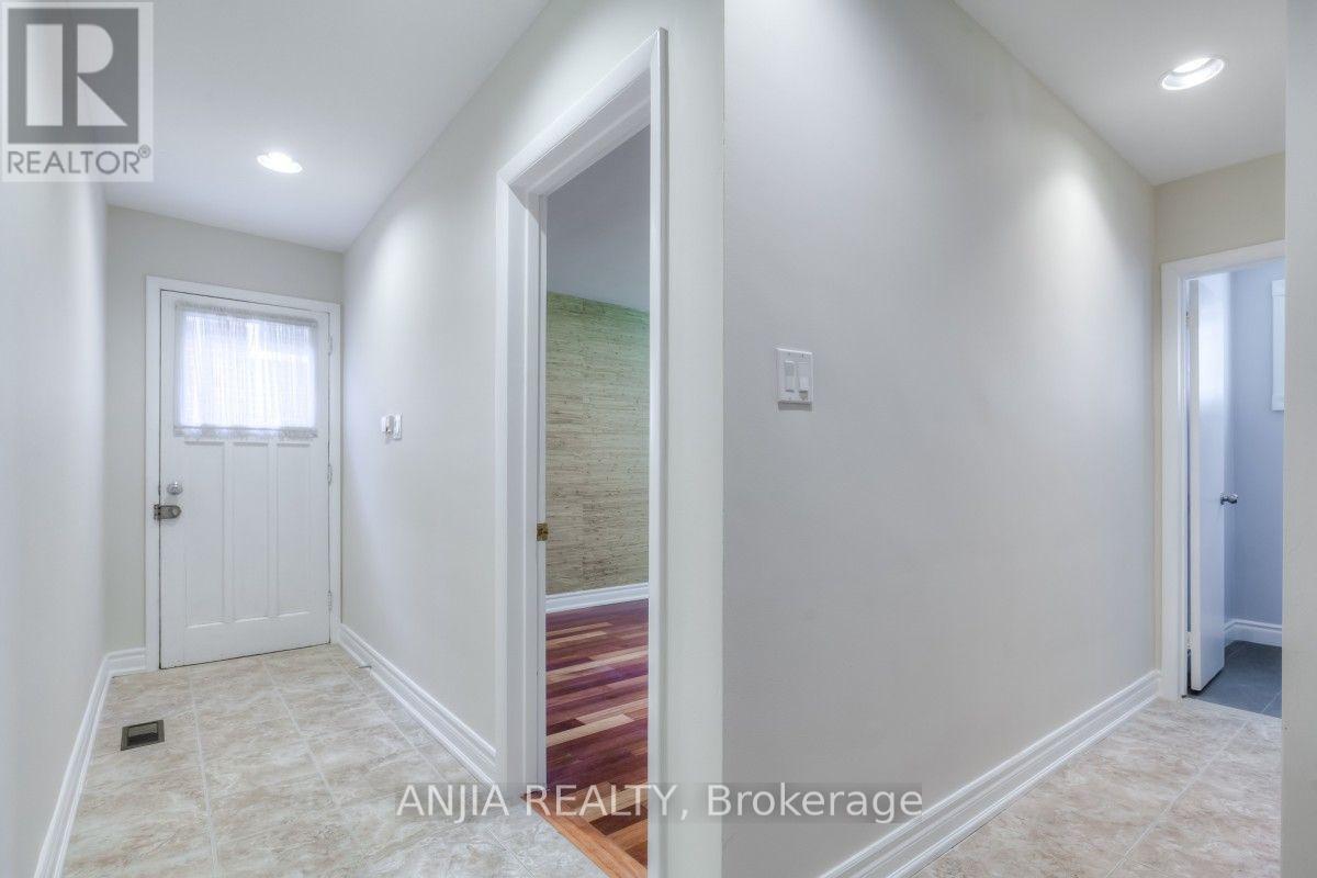 17 Ealing Drive, Toronto, Ontario  M2L 2R4 - Photo 32 - C13806918