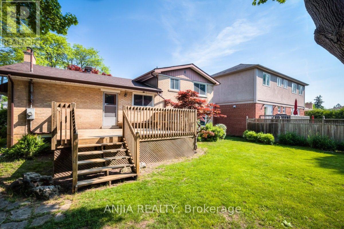 17 Ealing Drive, Toronto, Ontario  M2L 2R4 - Photo 35 - C13806918