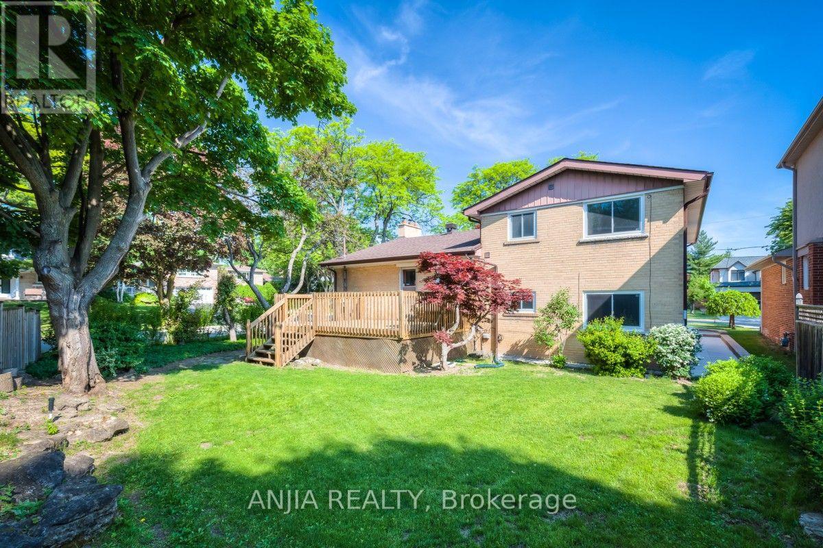 17 Ealing Drive, Toronto, Ontario  M2L 2R4 - Photo 36 - C13806918