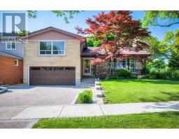 17 EALING DRIVE, Toronto, Ontario