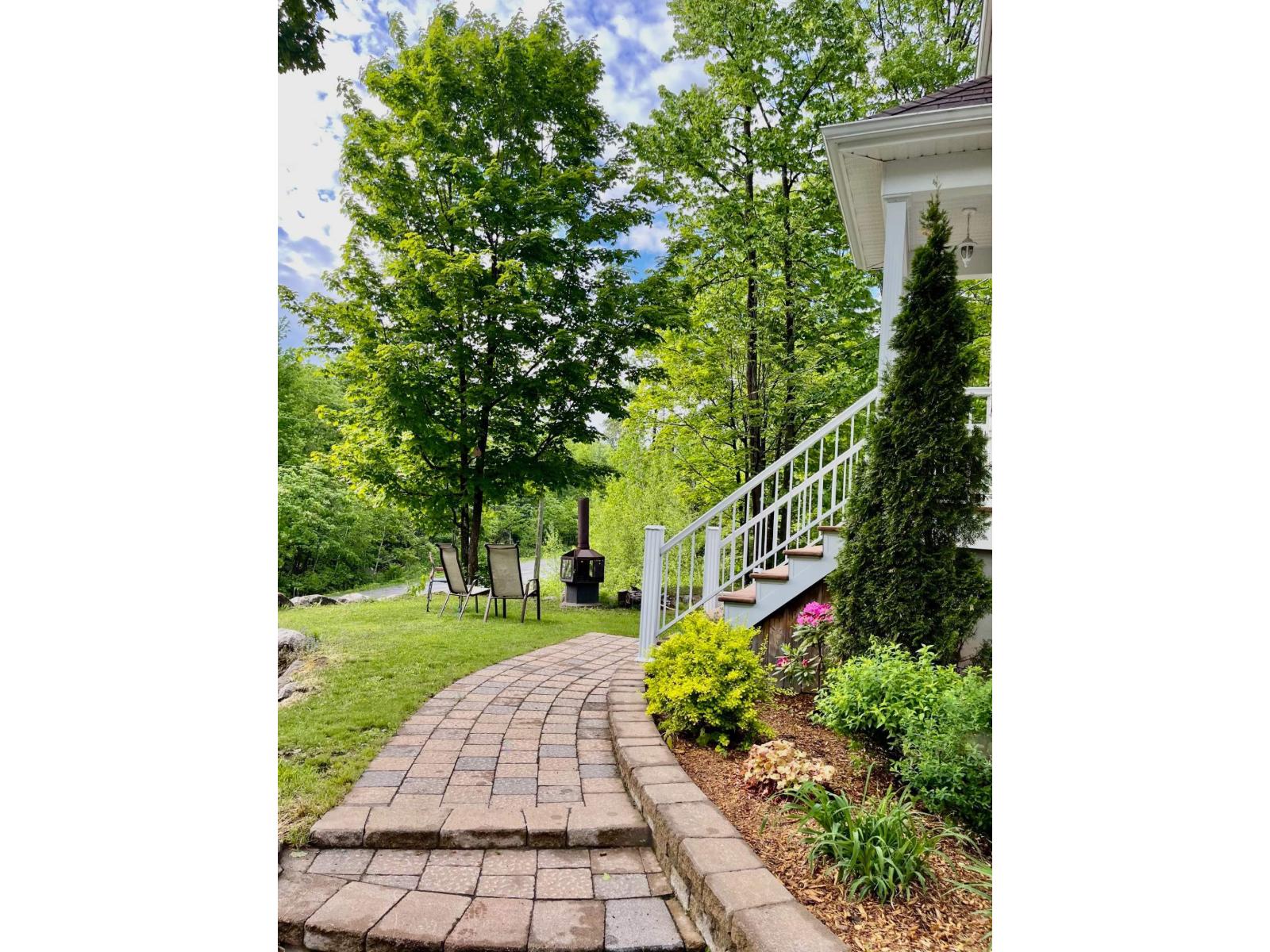 160 Rue Isabelle Sainte-Sophie Quebec Canada J5J2J6 4