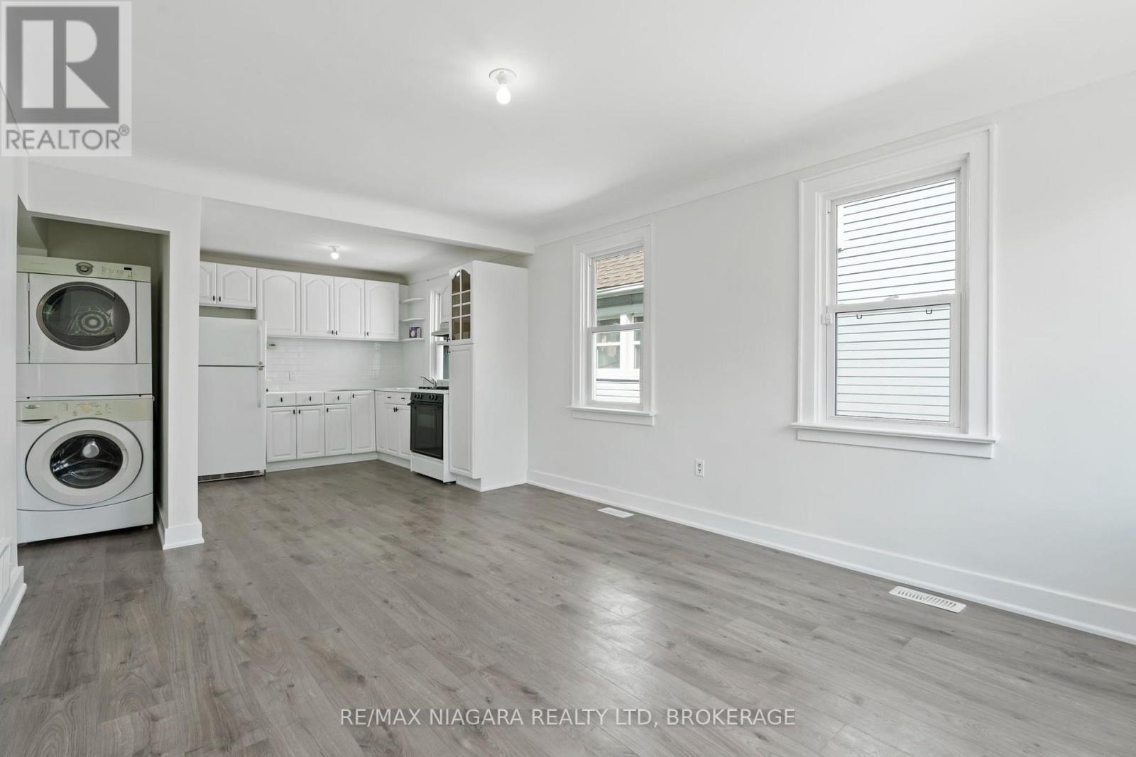 (MAIN LEVEL) - 9 PRINCE STREET, St. Catharines, Ontario