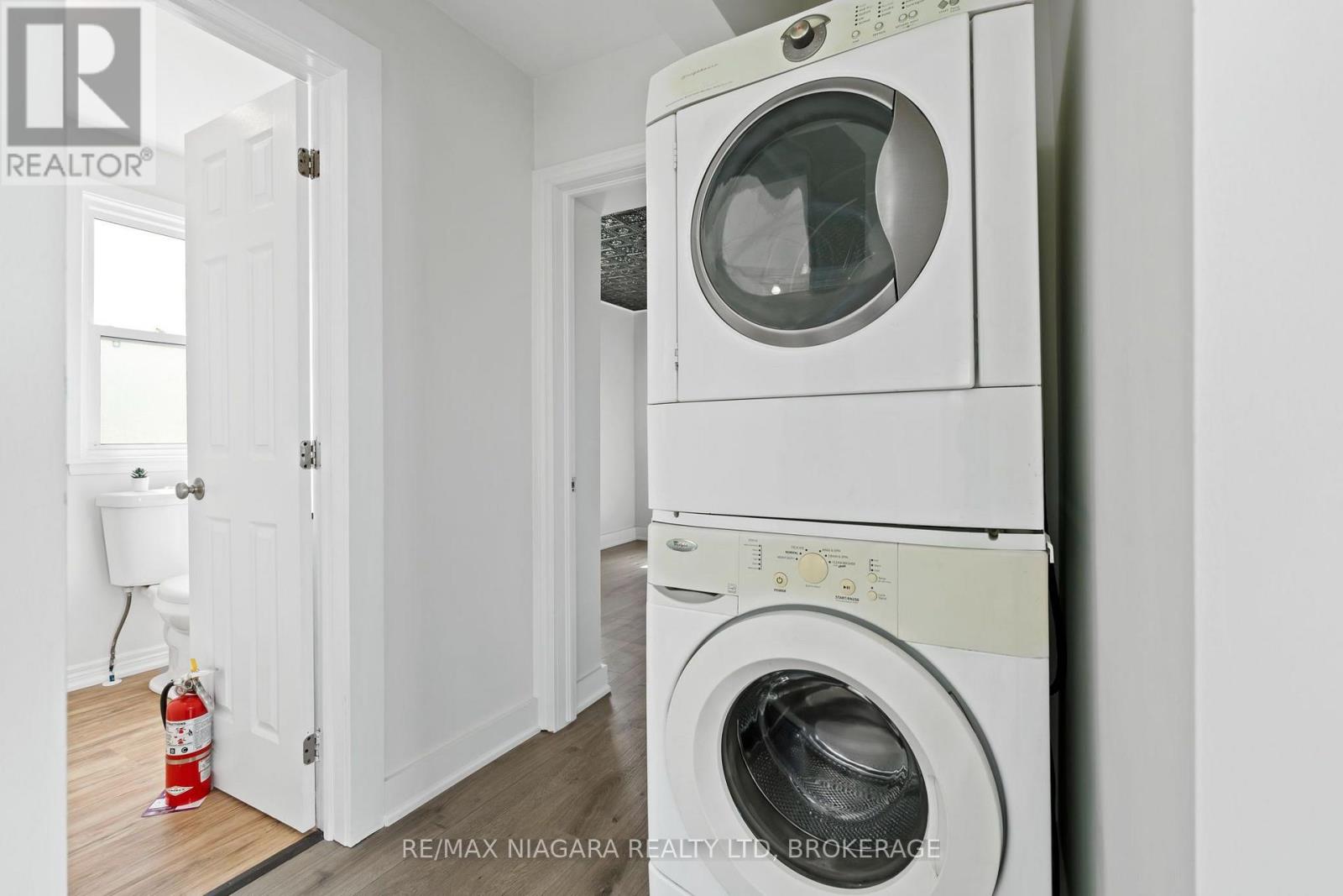 (Main Level) - 9 Prince Street, St. Catharines, Ontario  L2R 3X6 - Photo 5 - X13806942