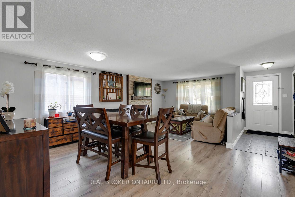 37 Hickling Trail, Barrie, Ontario  L4M 5S5 - Photo 11 - S13790642